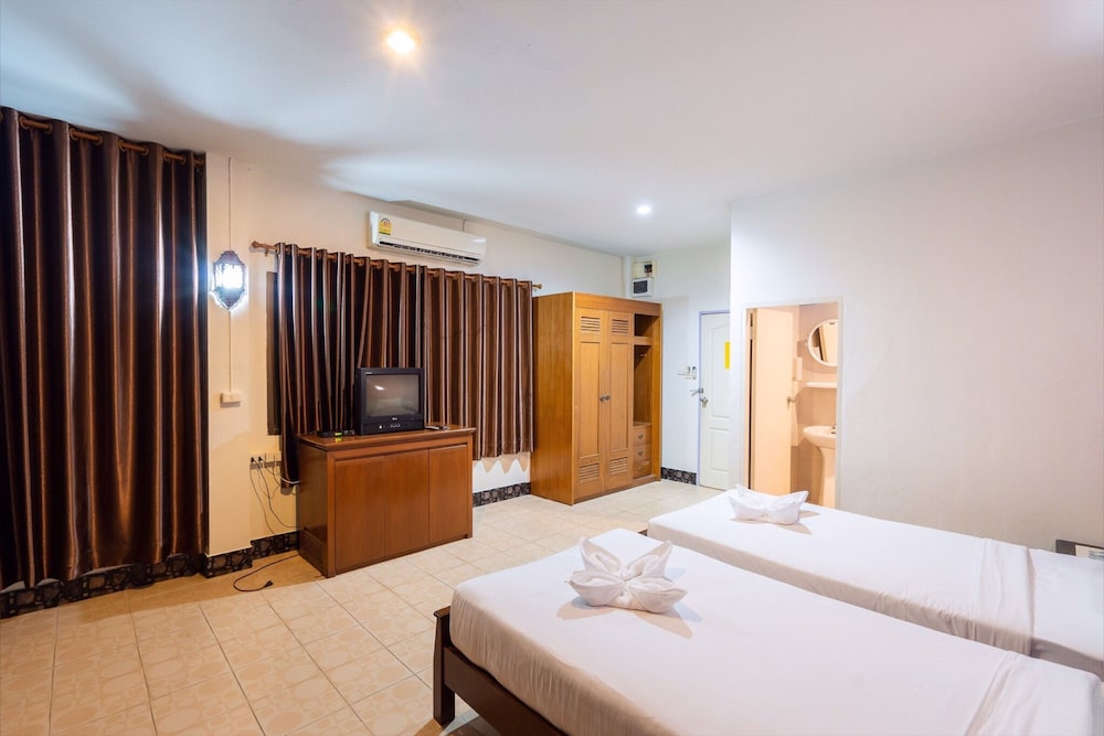 Krabi Grand Place Hotel 11/21