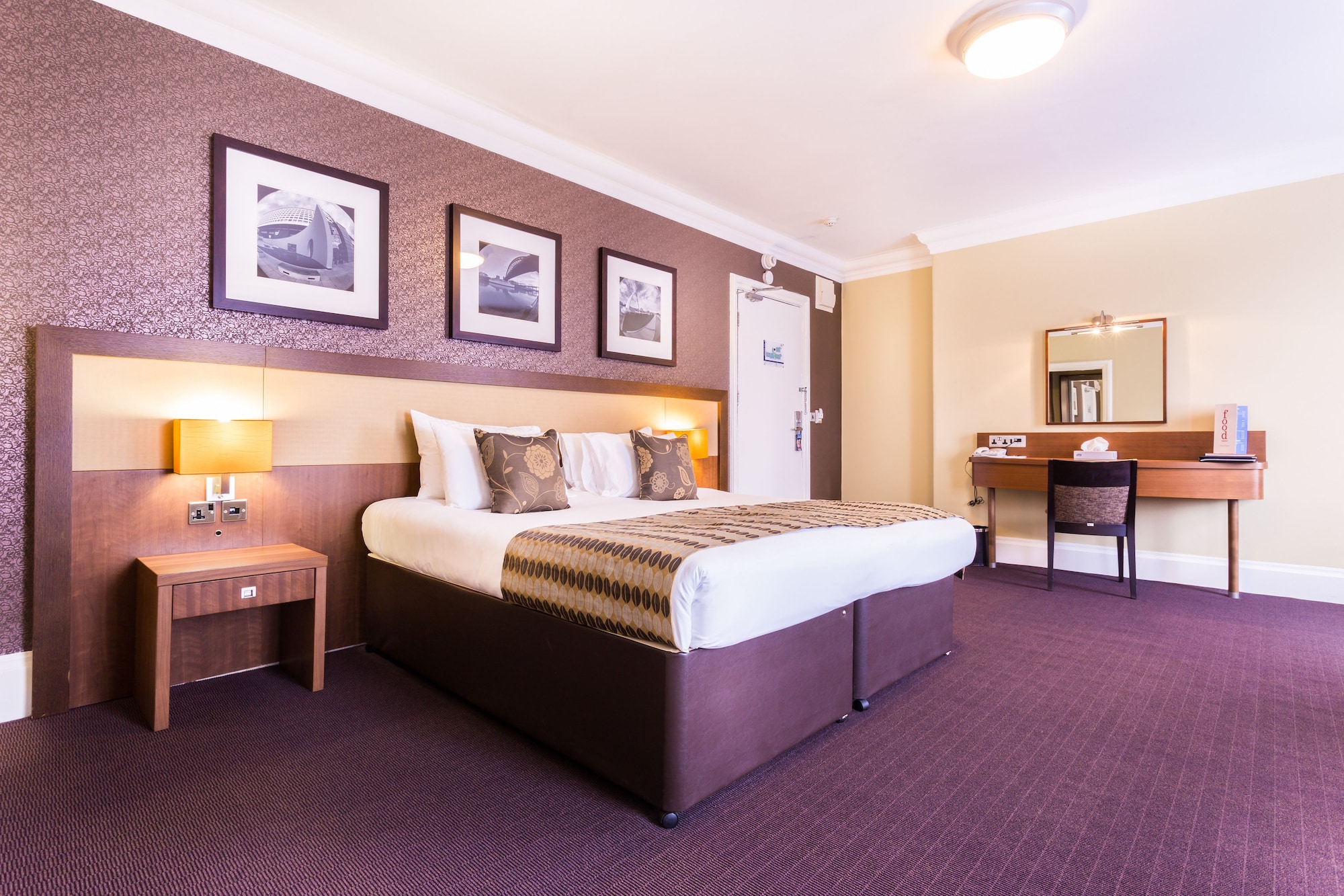 ROOM, TRIPLE