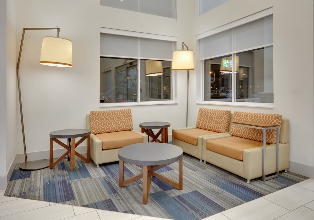 Holiday Inn Express Hotel Suites Scottsbluff Gering 38/57