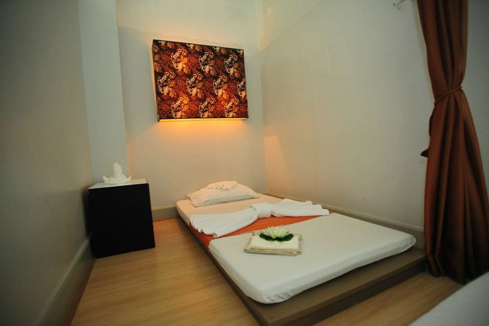 C N Hotel Patong 29/46