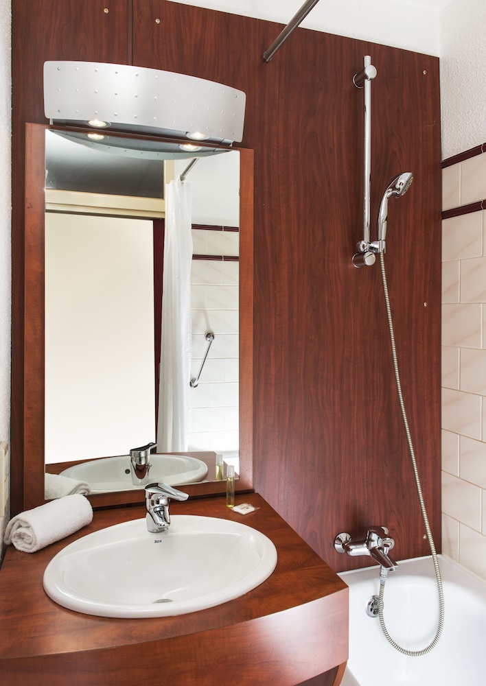 Brit Hotel Nantes La Beaujoire - L Amandine 24/62