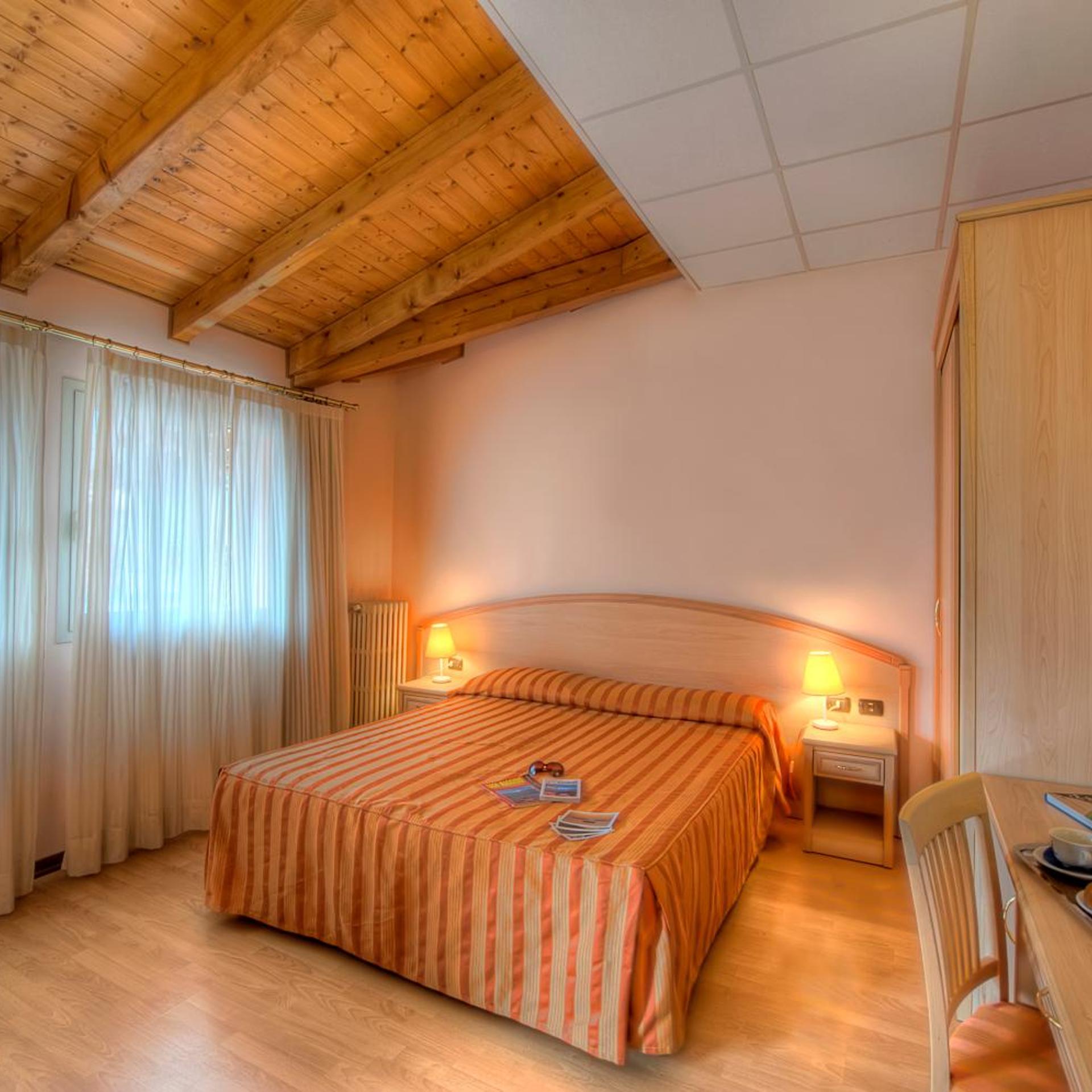 Hotel Residence Dei Fiori 33/50