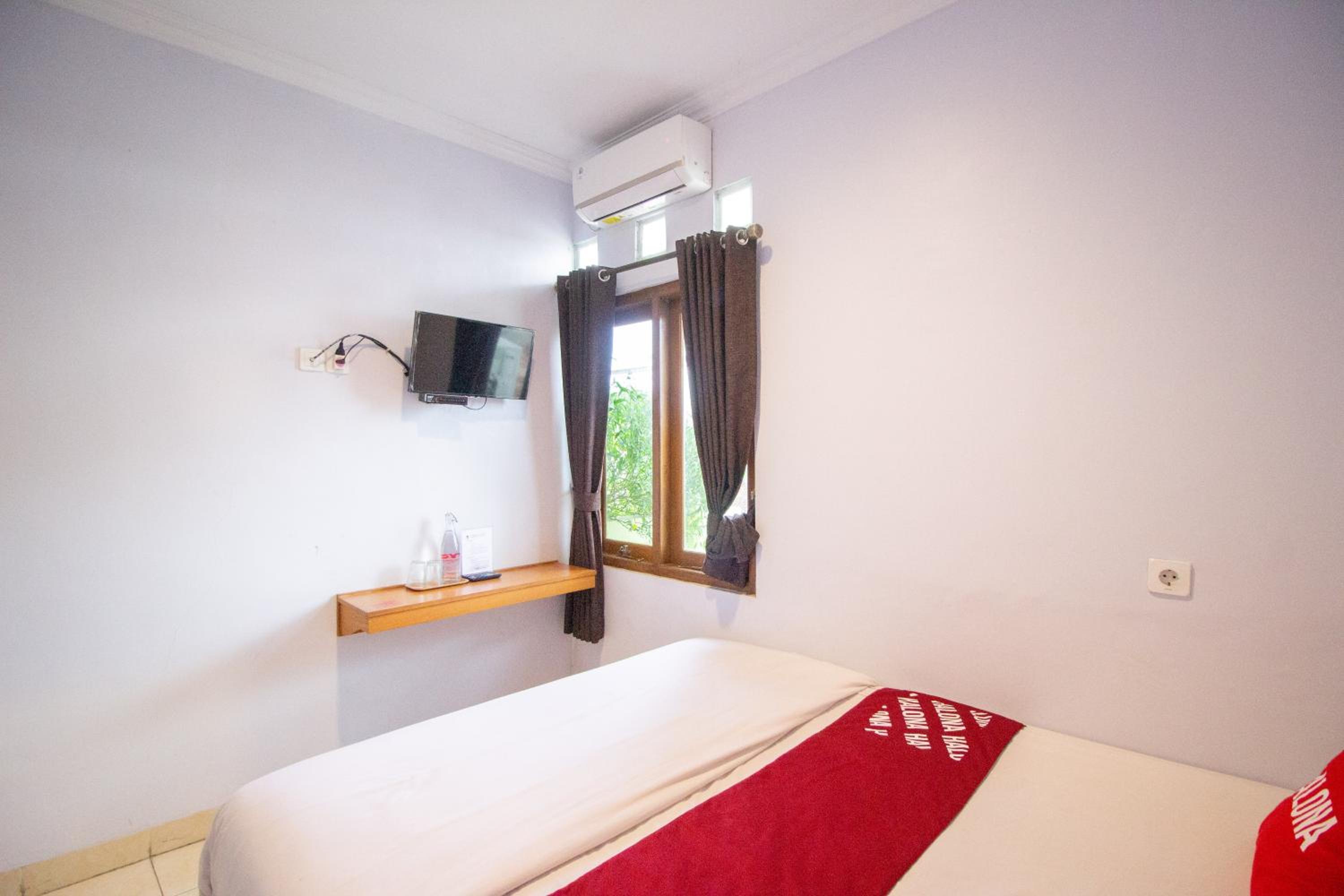 OYO 3707 Halona Guesthouse 24/50