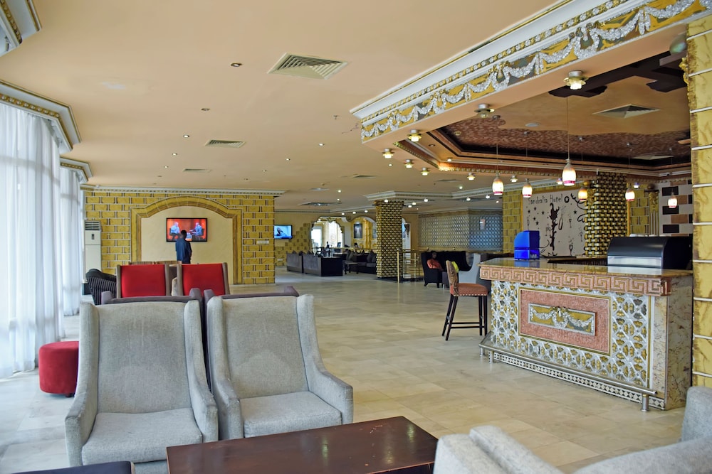 Sandralia Hotel 4/44