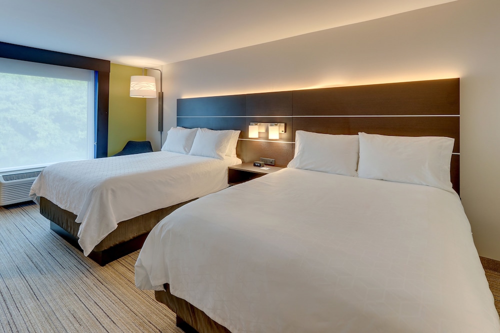 Standard, 2 Queen Beds, Accessible