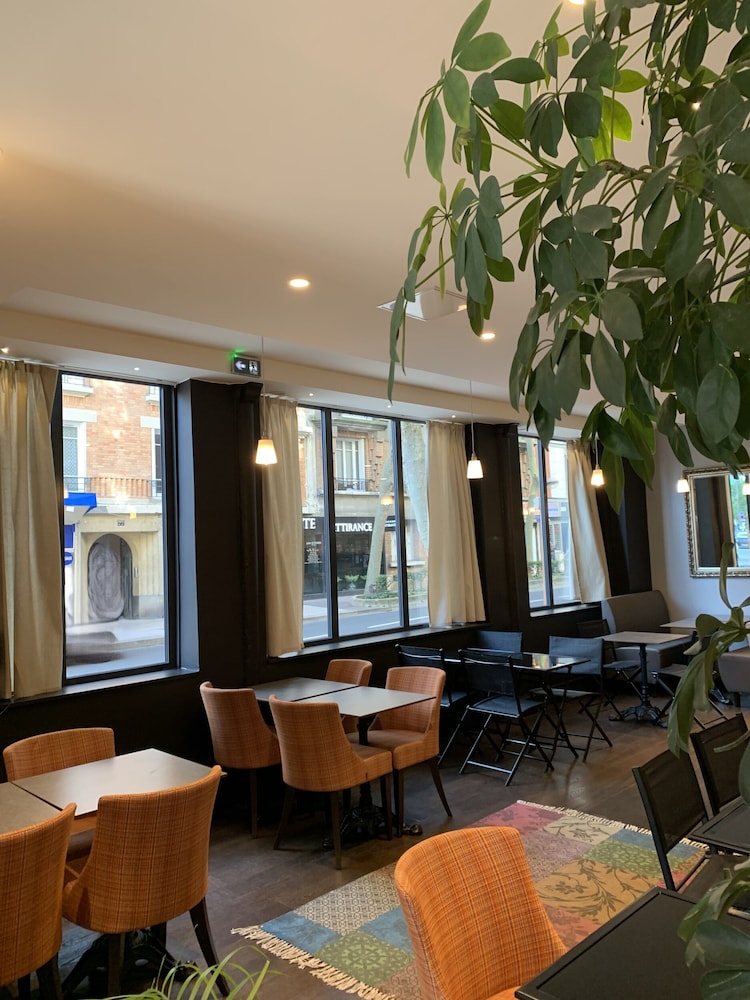 COMFORT HOTEL SIXTEEN PARIS MONTROUGE 48/67
