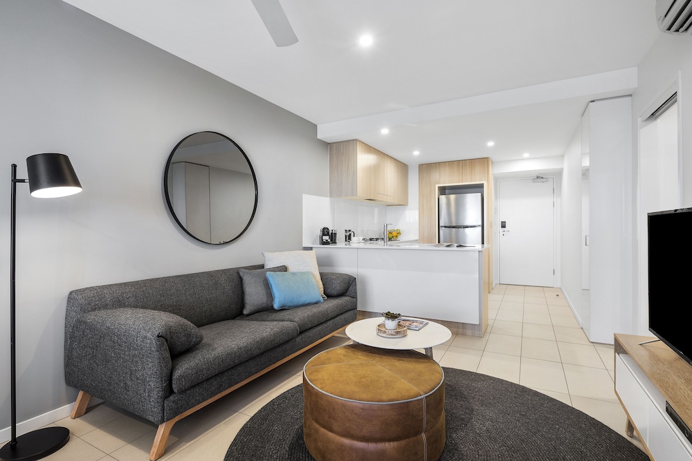 ALCYONE HOTEL RESIDENCES 42/61