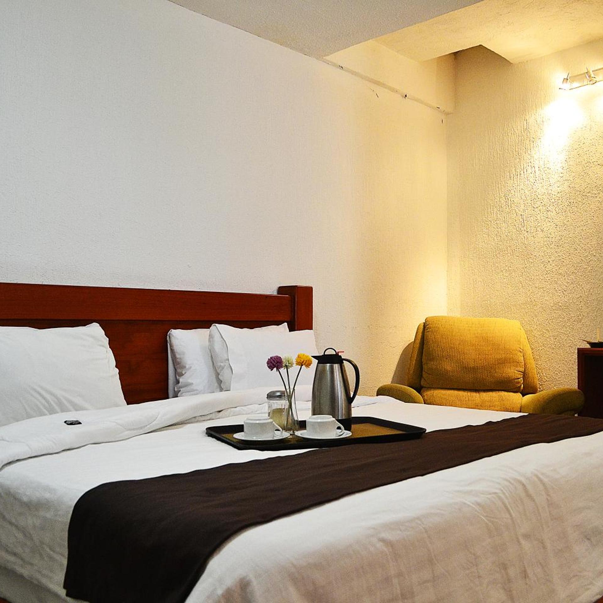 Executive, Suite