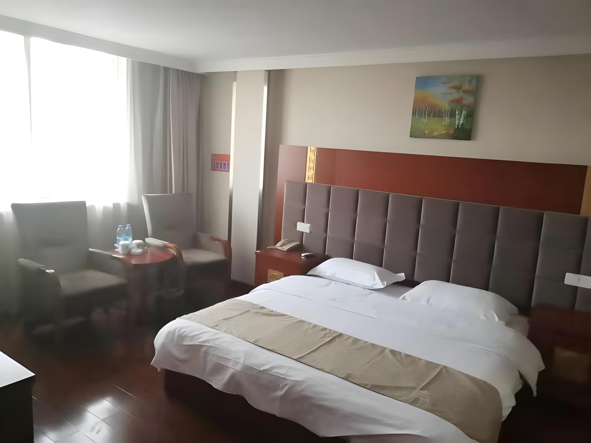 BUSINESS, SUITE