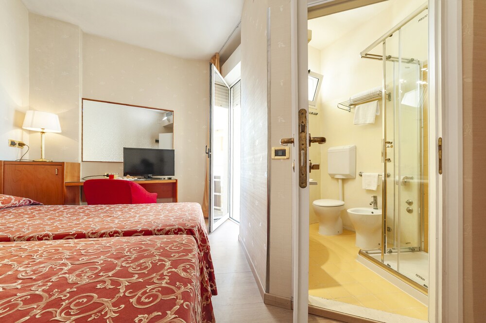 Hotel Kursaal 12/26