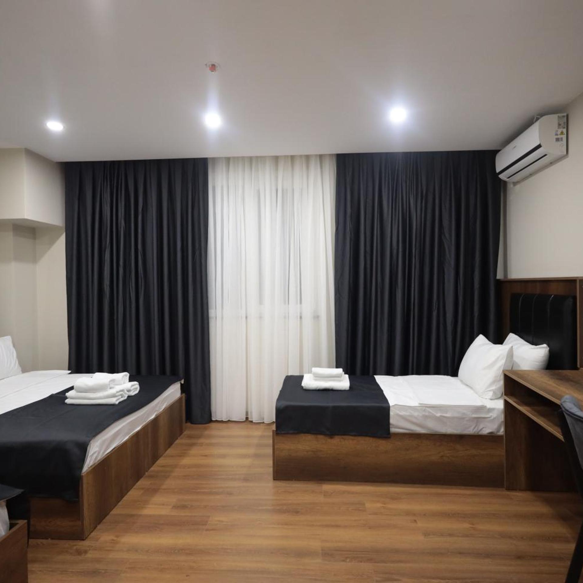 BZN Airport Hotel 8/21