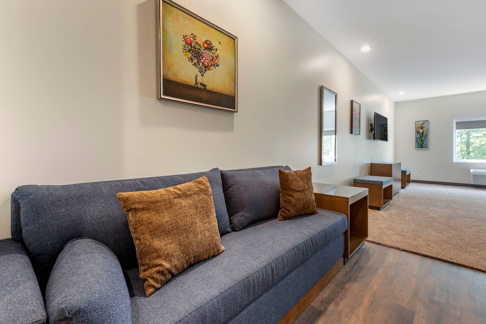 The Cranberry Ascend Hotel Collection 44/65