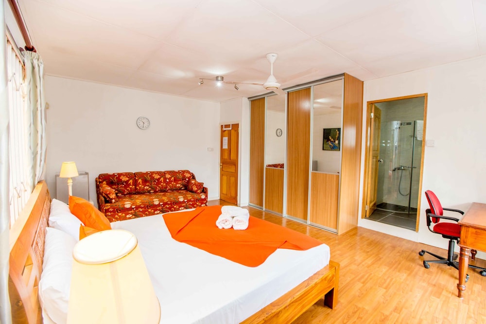 The Orchard Self-Catering Villa 20/50