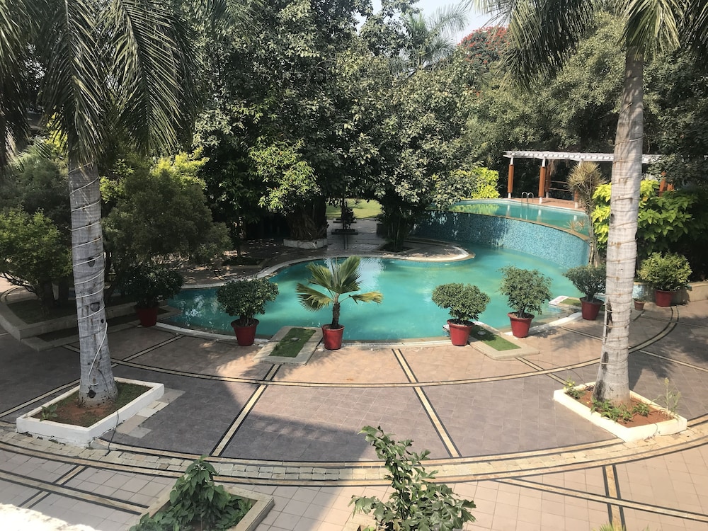 The Manohar Hyderabad 25/44
