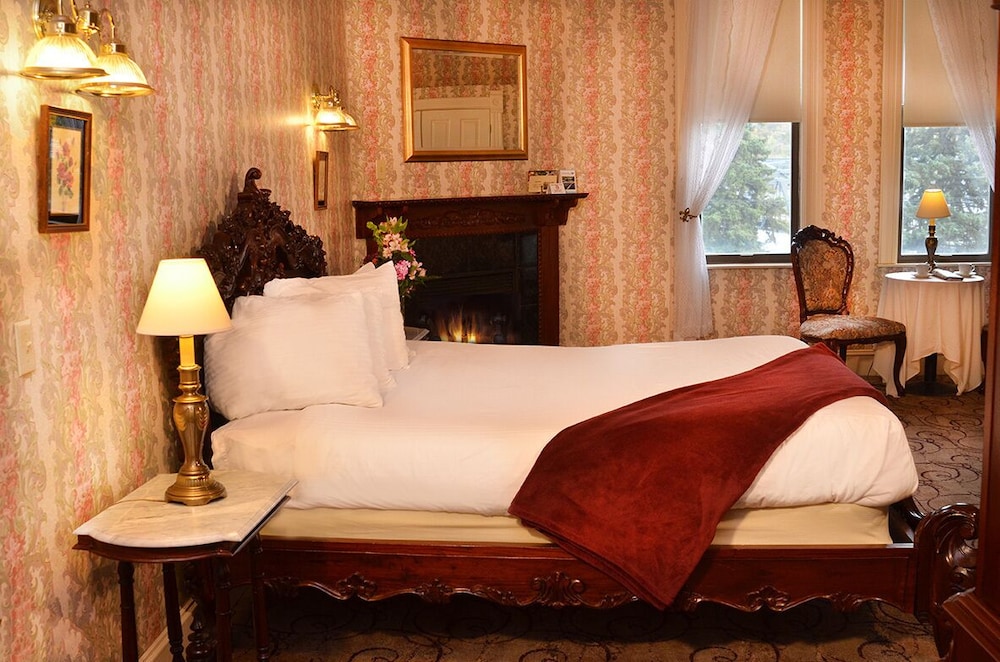 Water Street Inn 13/64