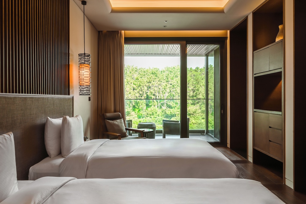 Cabin, Twin Beds, Forest View، Ananti at Busan Cove 3/7