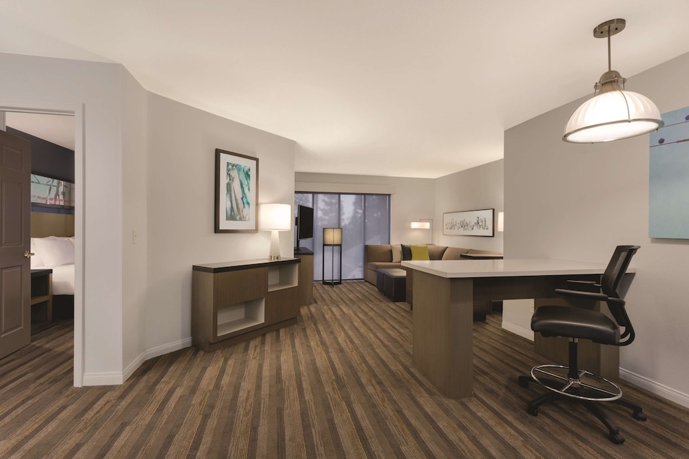 Hyatt House Cypress Anaheim 41/72
