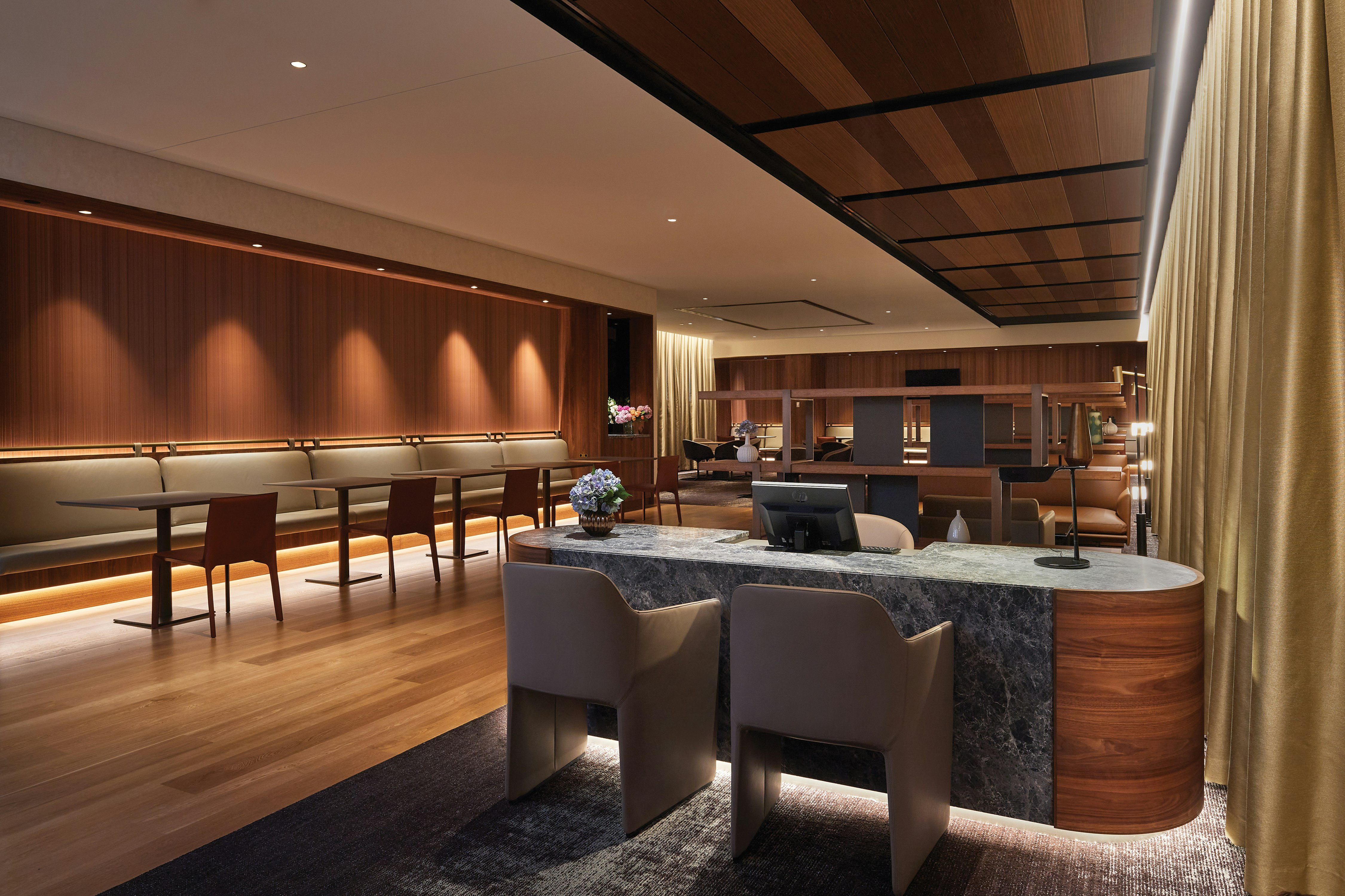 Parmelia Hilton 52/65