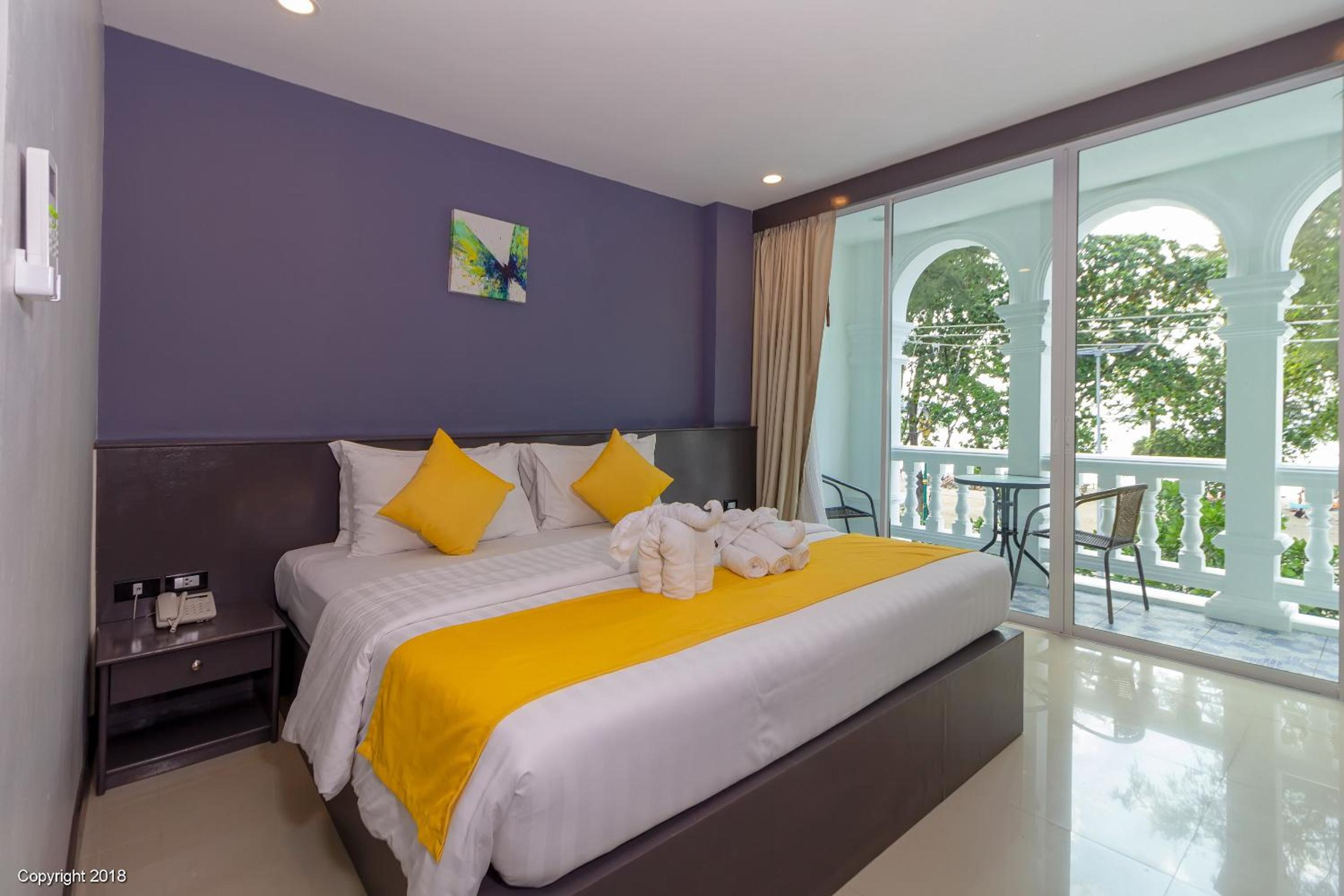 غرفة سوبيريور بسرير مزدوج أو سريرين منفصلين بإطلالة على البحر بشرفة، MODERN LIVING HOTEL 2/10