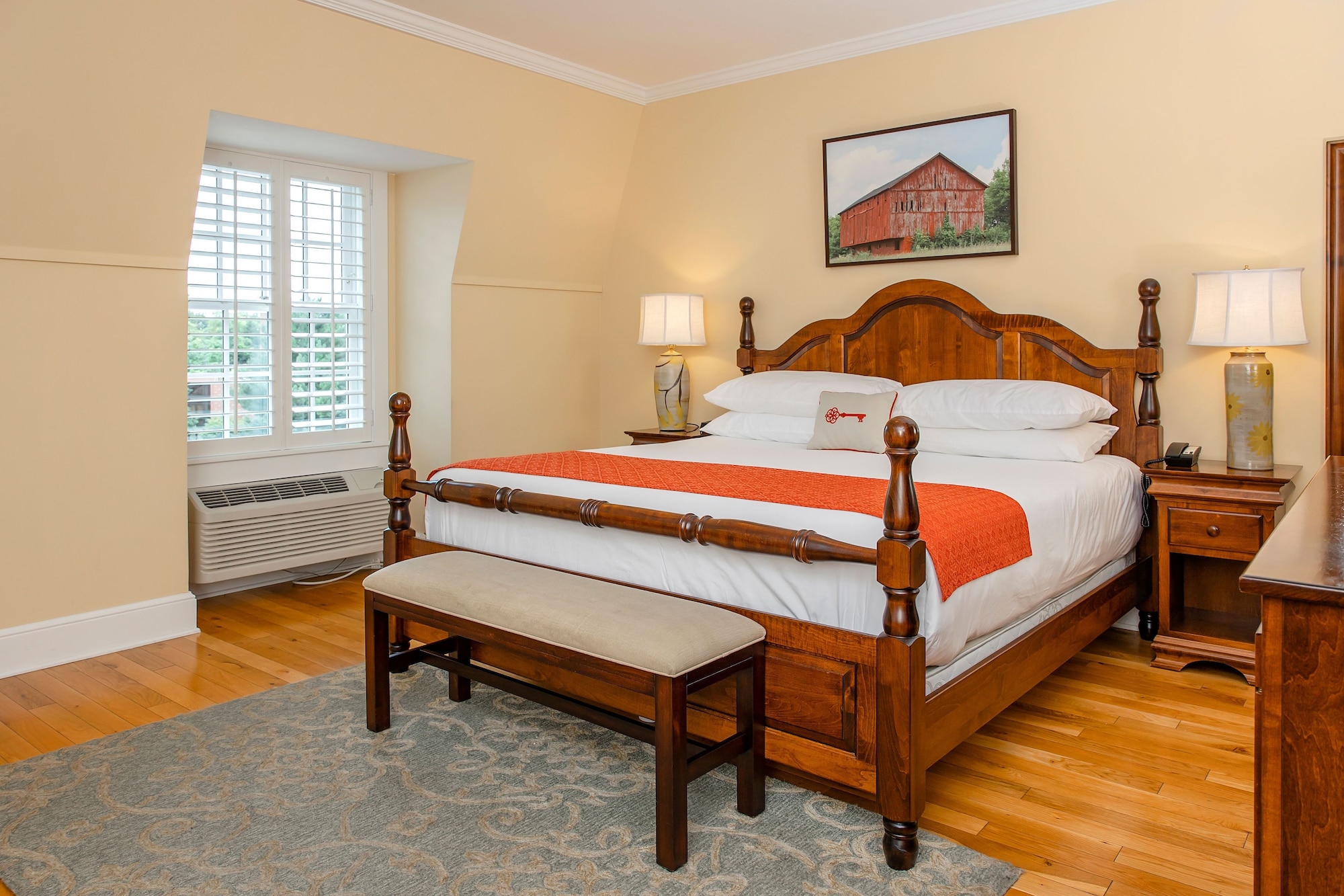 Deluxe, King Bed