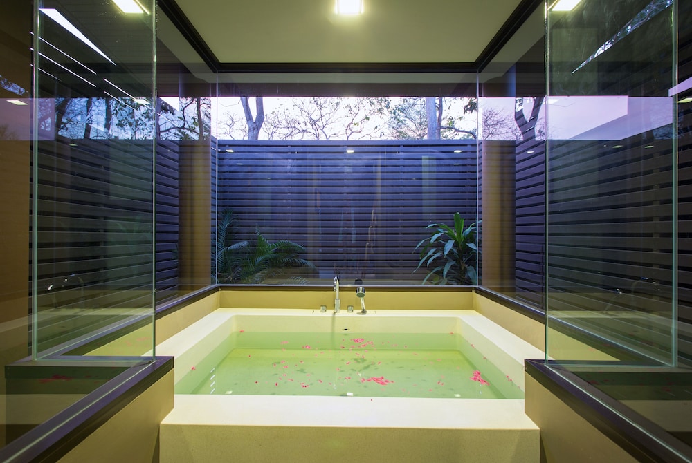 Mountain Creek Golf Resort & Residences 33/64