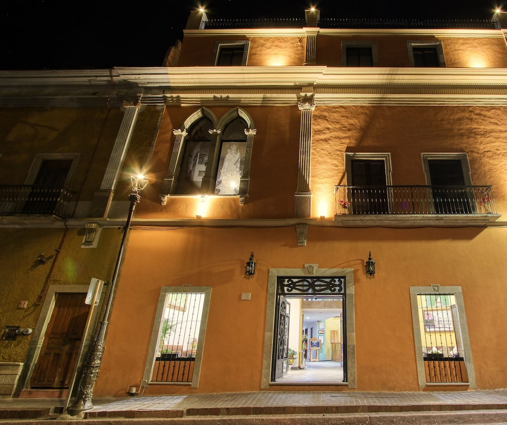 Mansion Del Cantador 2/59