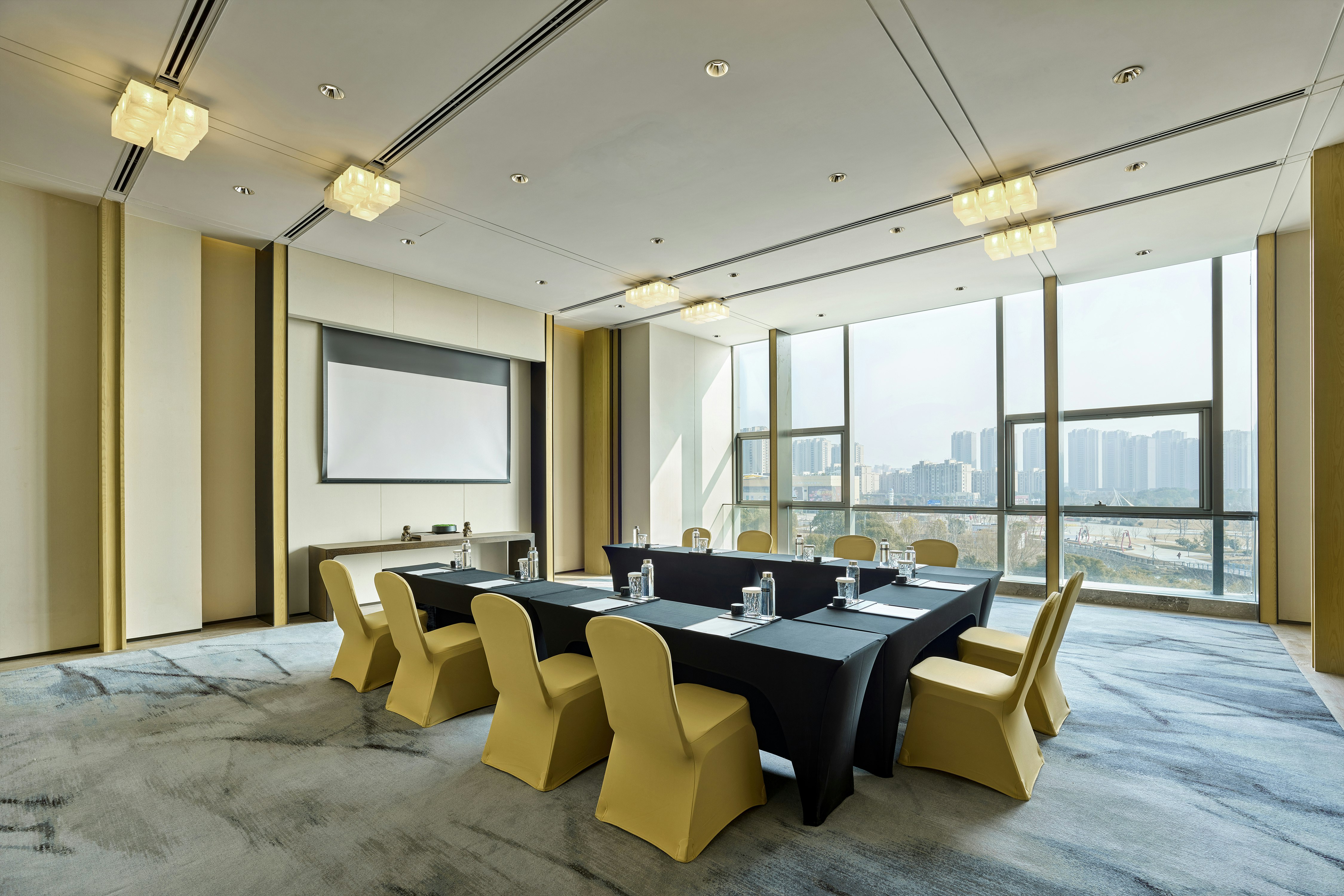 Hilton Suzhou Yinshan Lake 31/72
