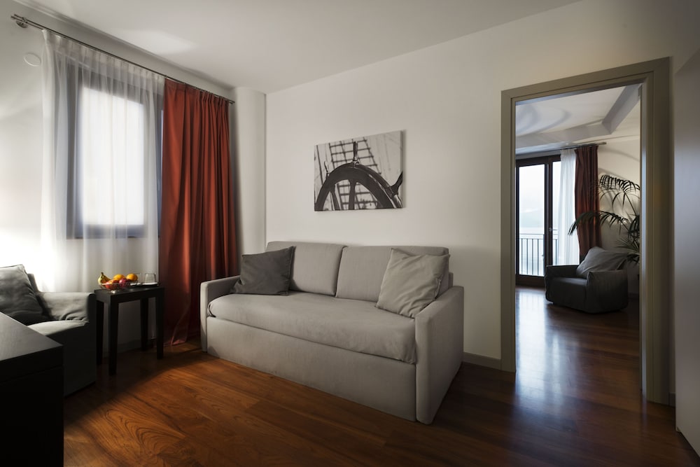 Hotel del Porto 40/61