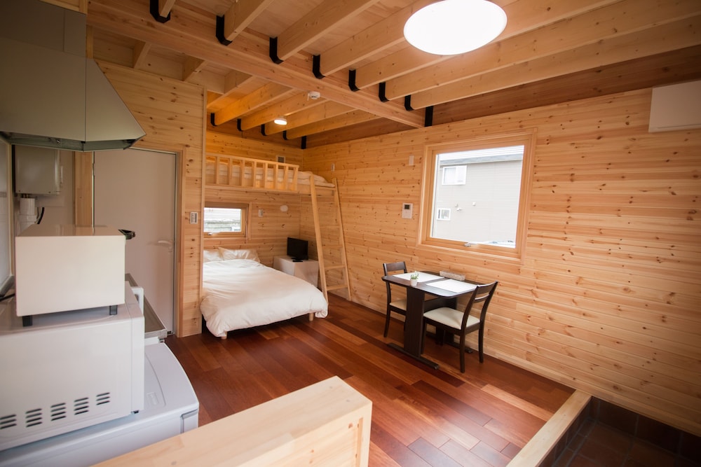 Brick House Furano 35/37