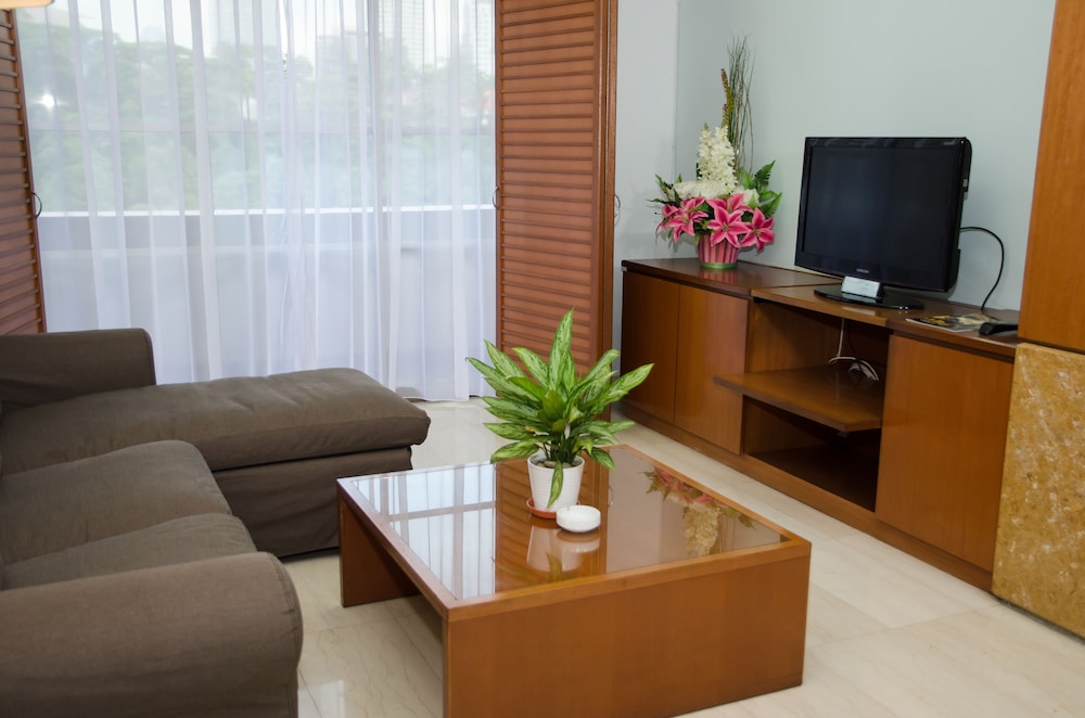 THE MAPLE SUITE 29/50
