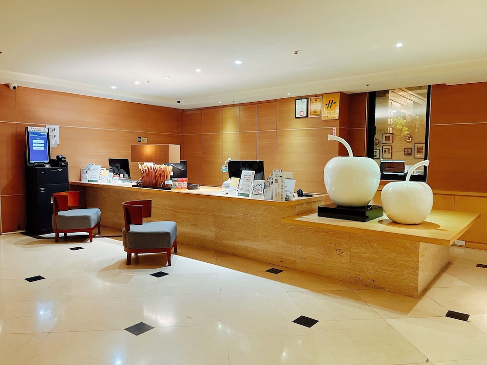 We Meet Hotel 7/68