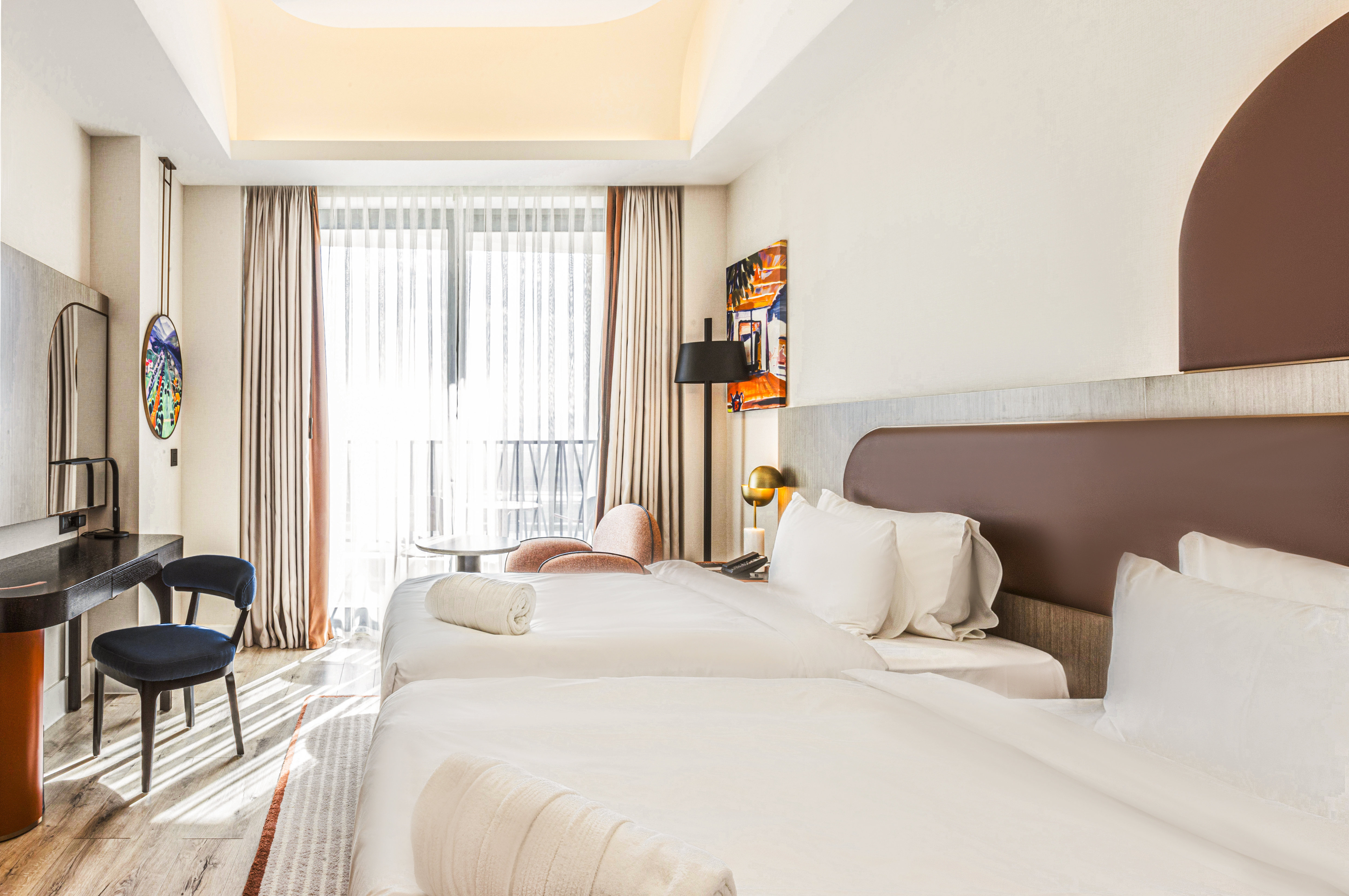 Standard, Twin Beds, Canal View