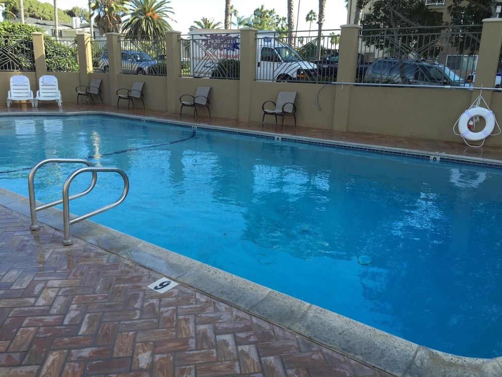 Pb Surf Beachside Inn 4/31