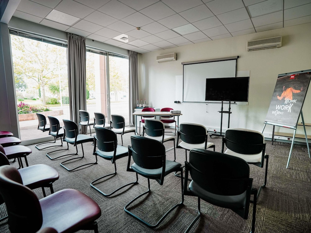 Ibis Martigues 58/70