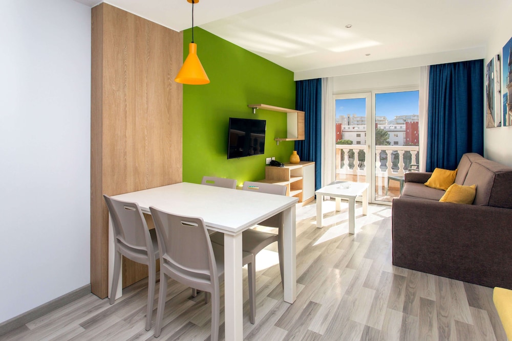 ZT Aparthotel Acuasol 26/50