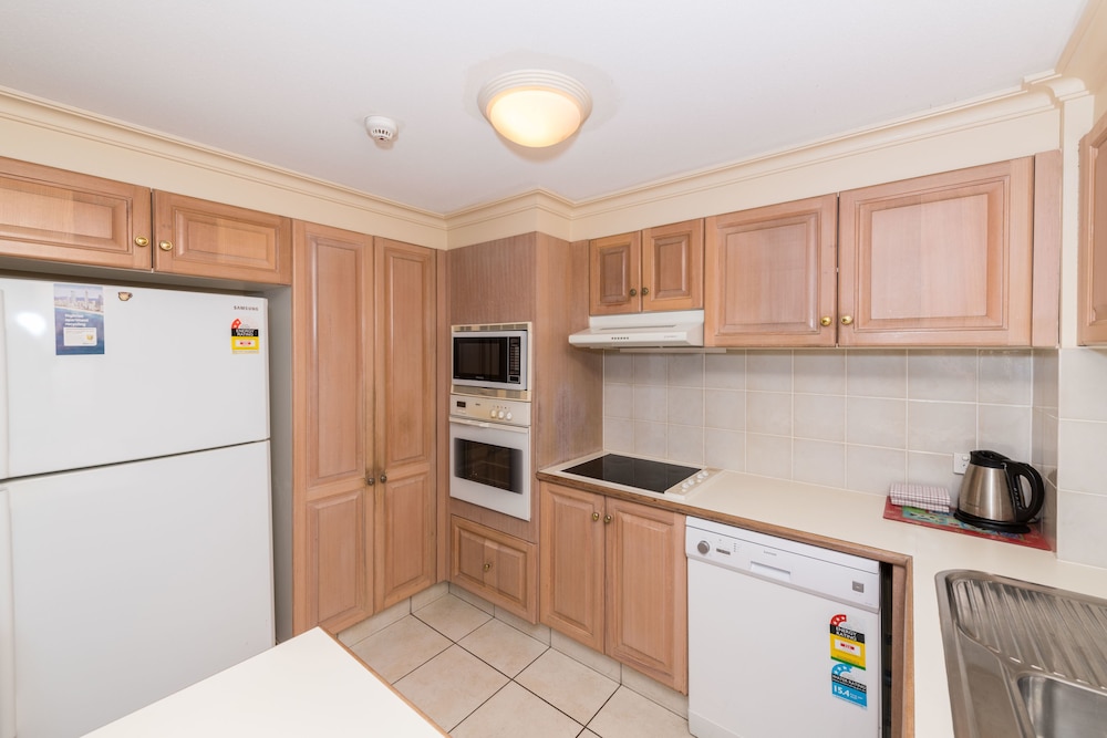 La Grande Apartments Broadbeach 9/48