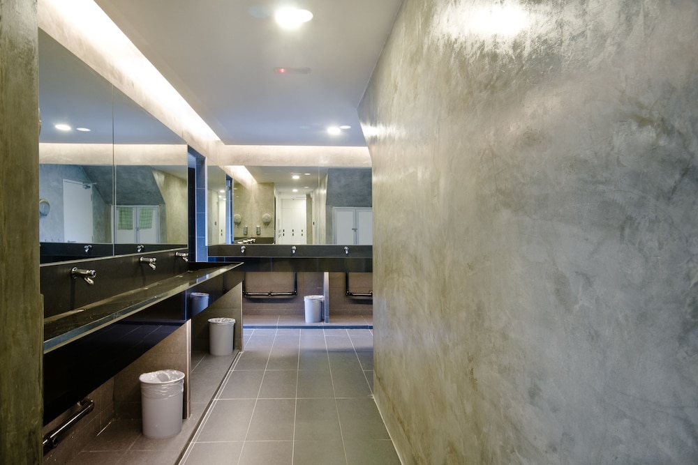 M Qube Hotel 13/27