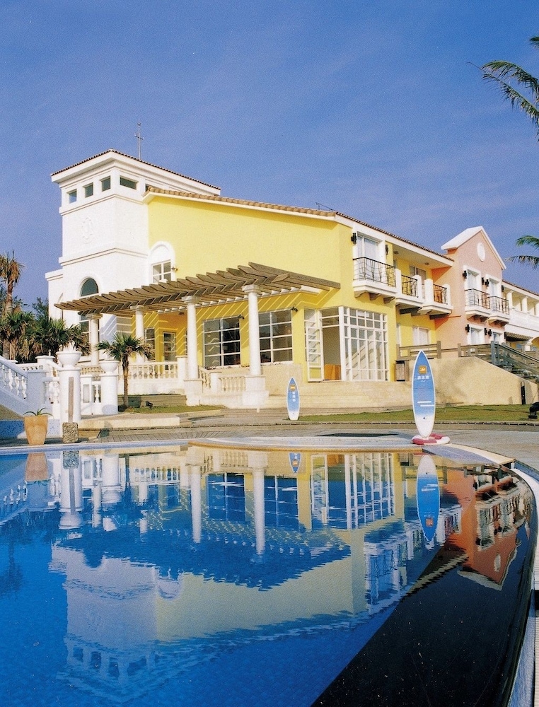 Chateau Beach Resort 2/78
