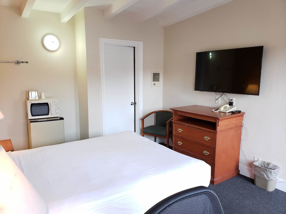 Motel6 Santa Cruz, CA 21/56
