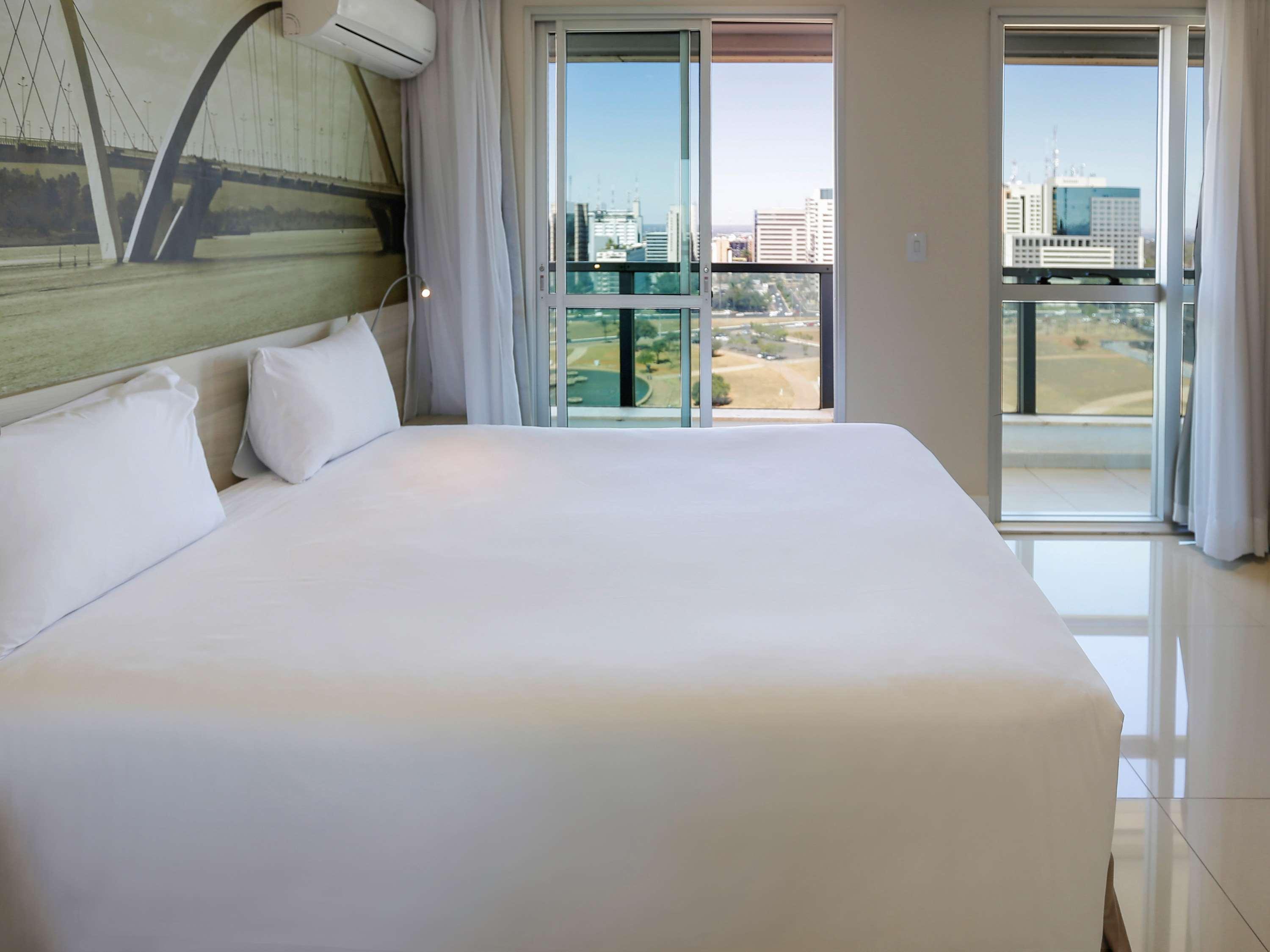 SUPERIOR, SUITE, QUEEN BED