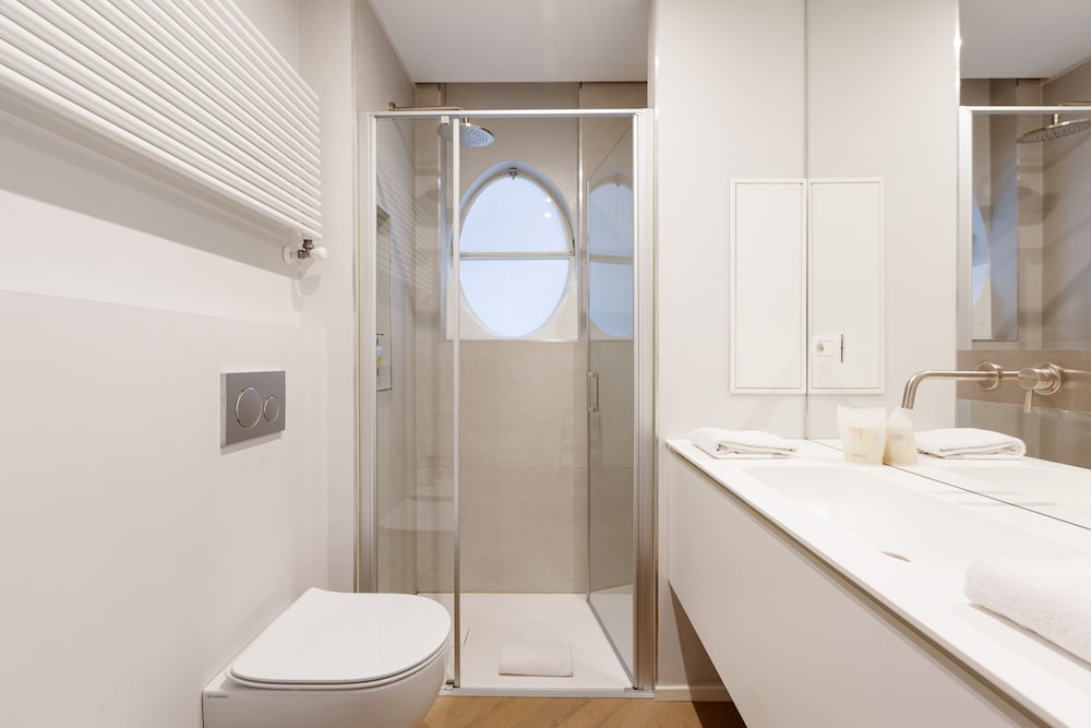 Brera Apartments In Garibaldi 47/50