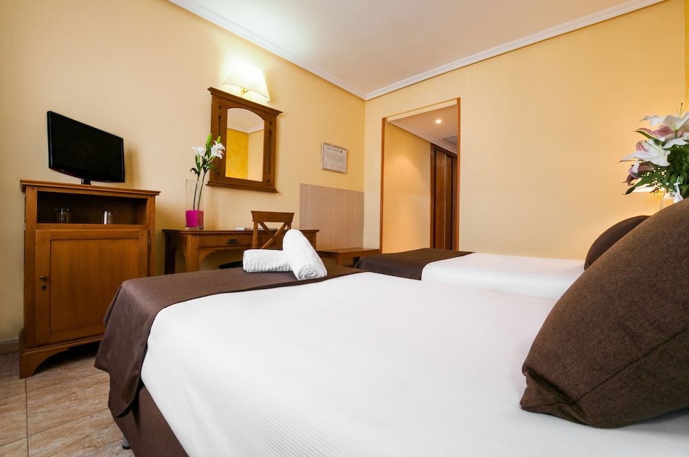 HOTEL CARLOS I - YUNCOS 16/61