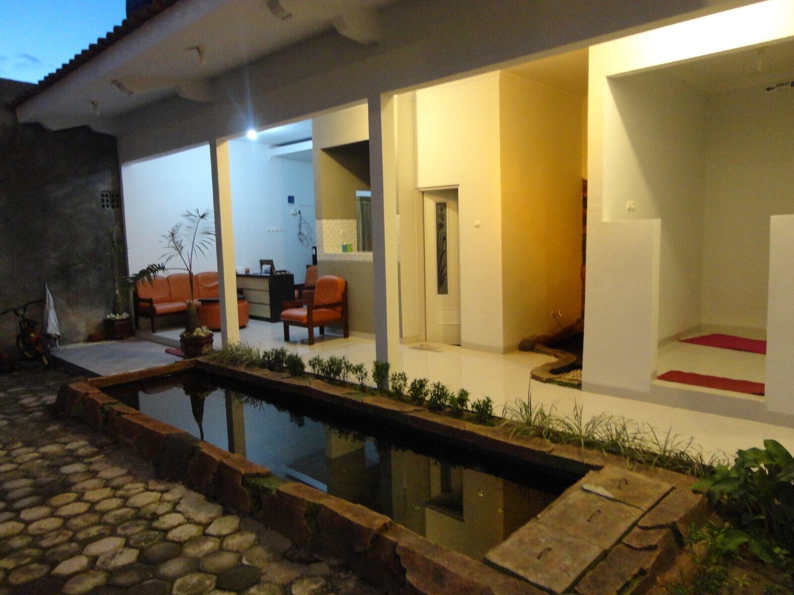 Pendowo Huis Guest House 6/11