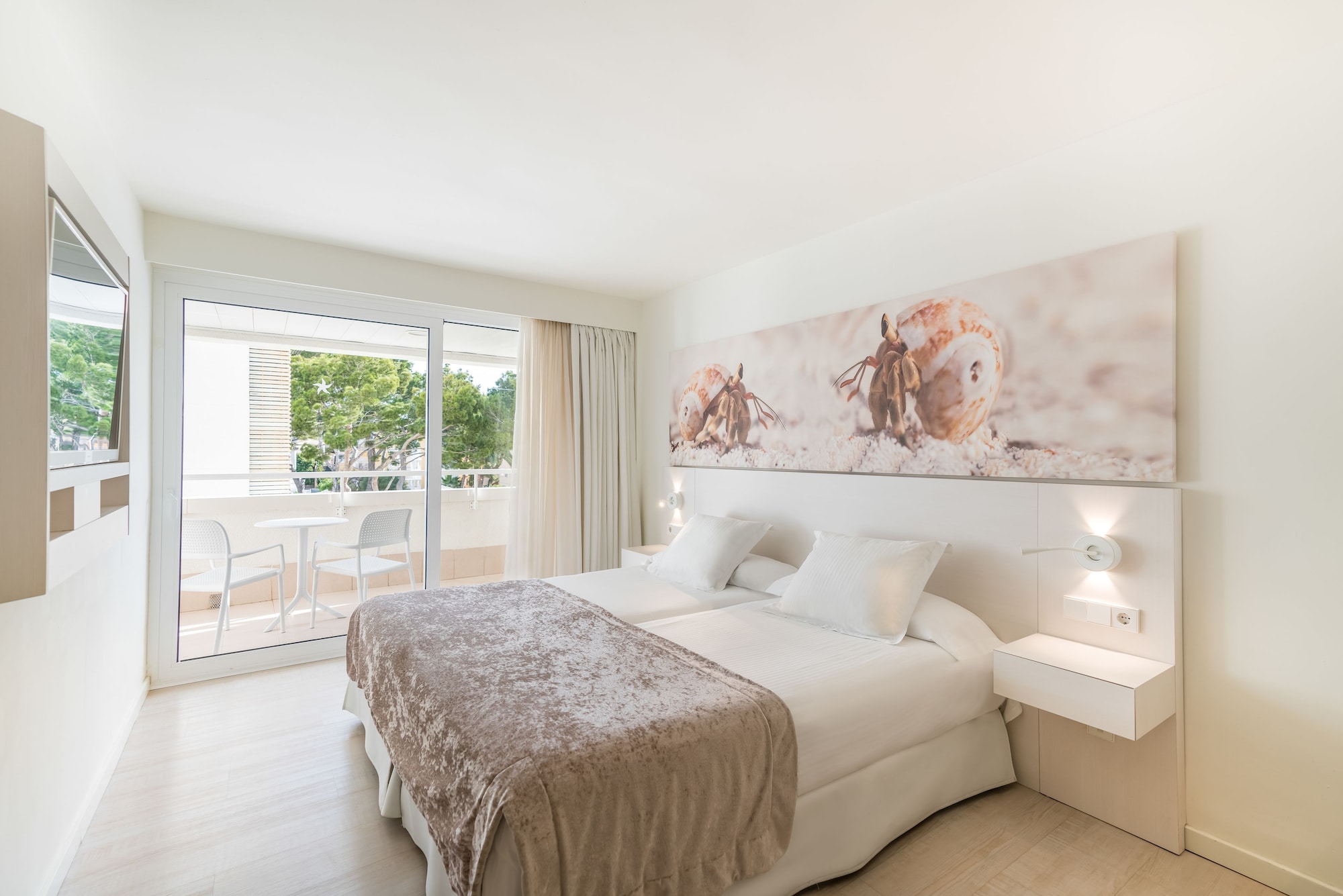 Family, Twin Beds, Sofa, Balcony