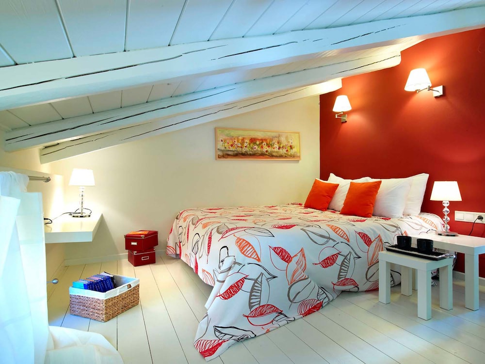 LOFT, DELUXE