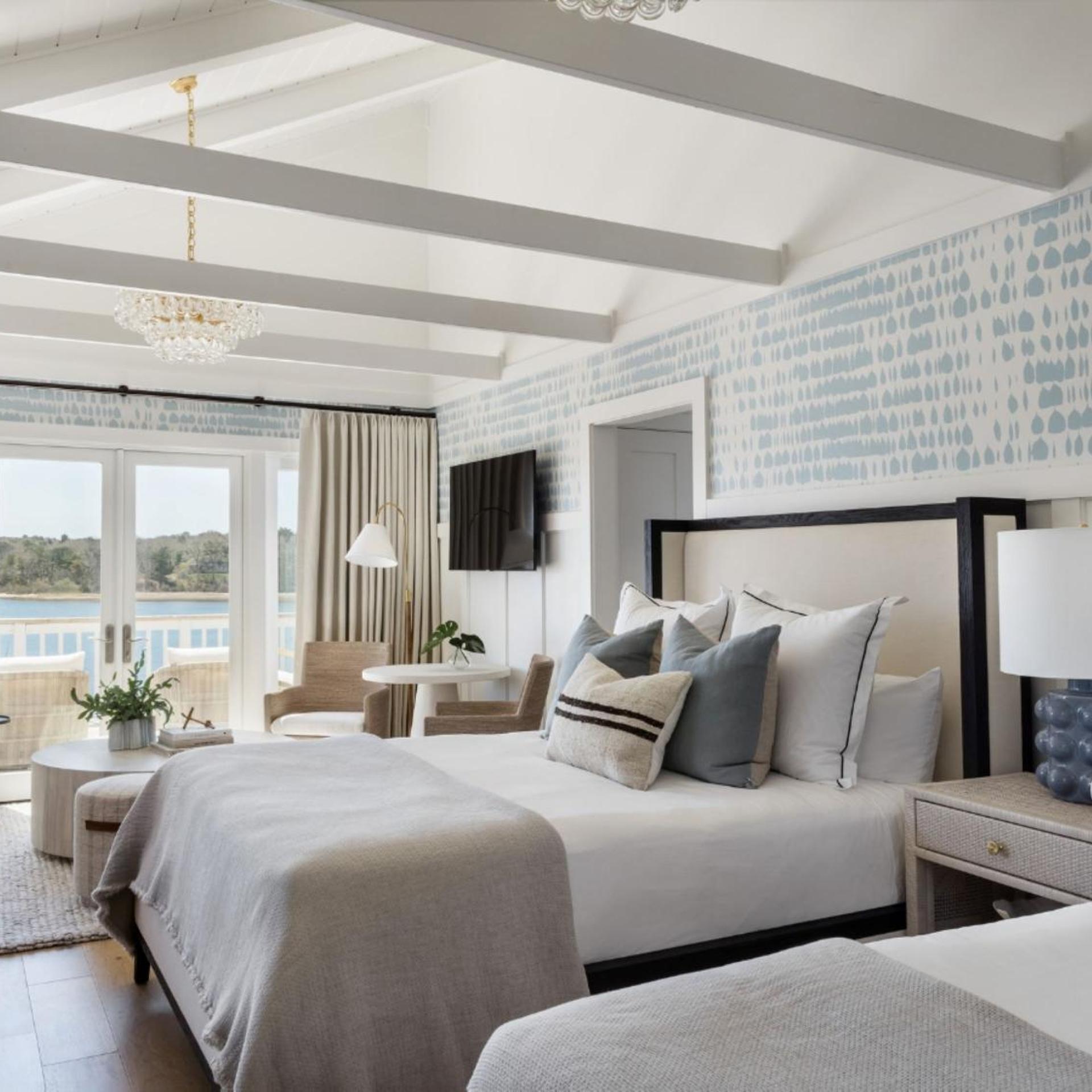 Hydromassage, Water, 2 Queen Beds