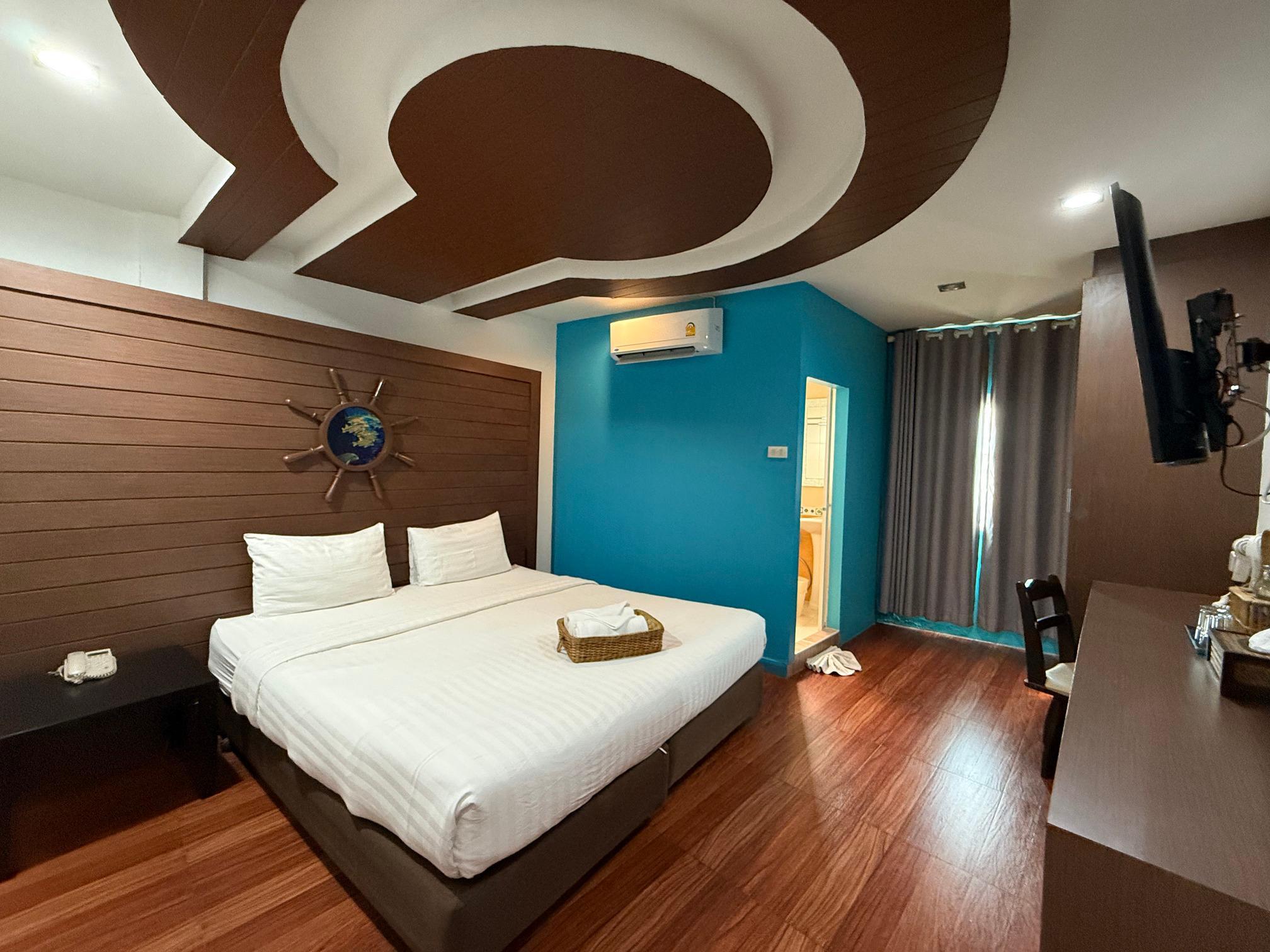 FAMILY, 1 DOUBLE AND 1 SINGLE BED