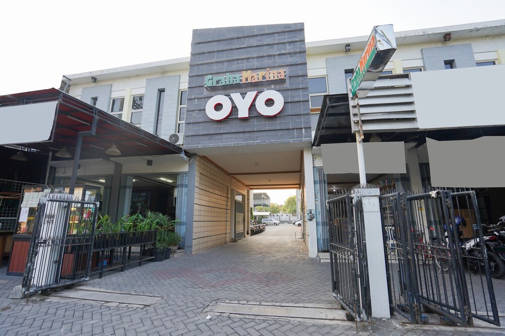 Oyo 2075 Graha Marina 2/54