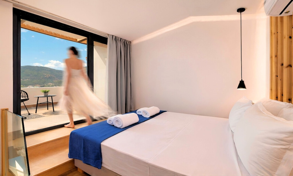 Aelia Suites 19/63