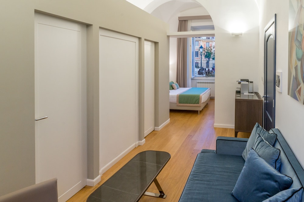 Les Diamants Spanish Steps Suite 18/46